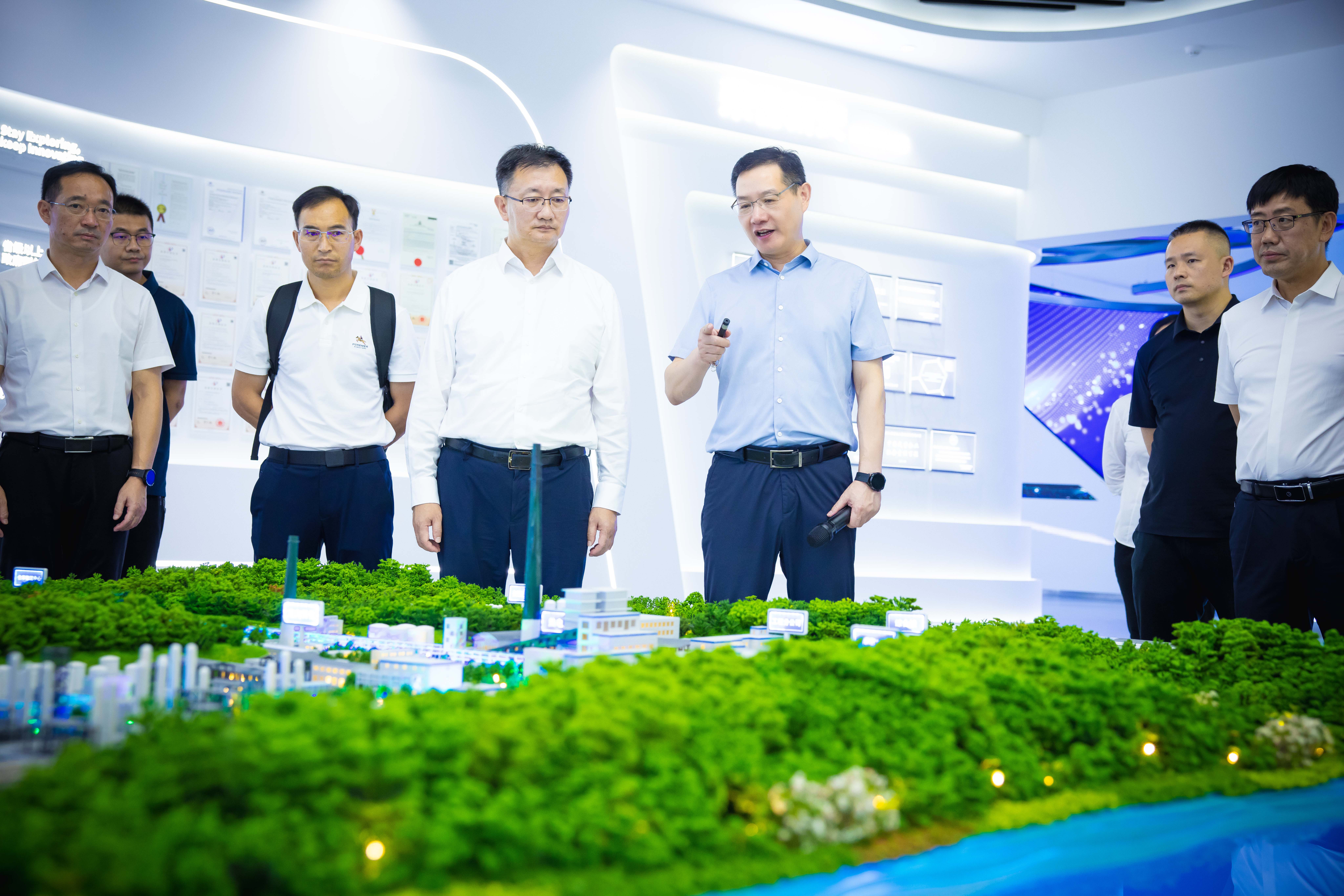 1690962886825159Lc99.jpg 1690962886825159Lc99.jpg