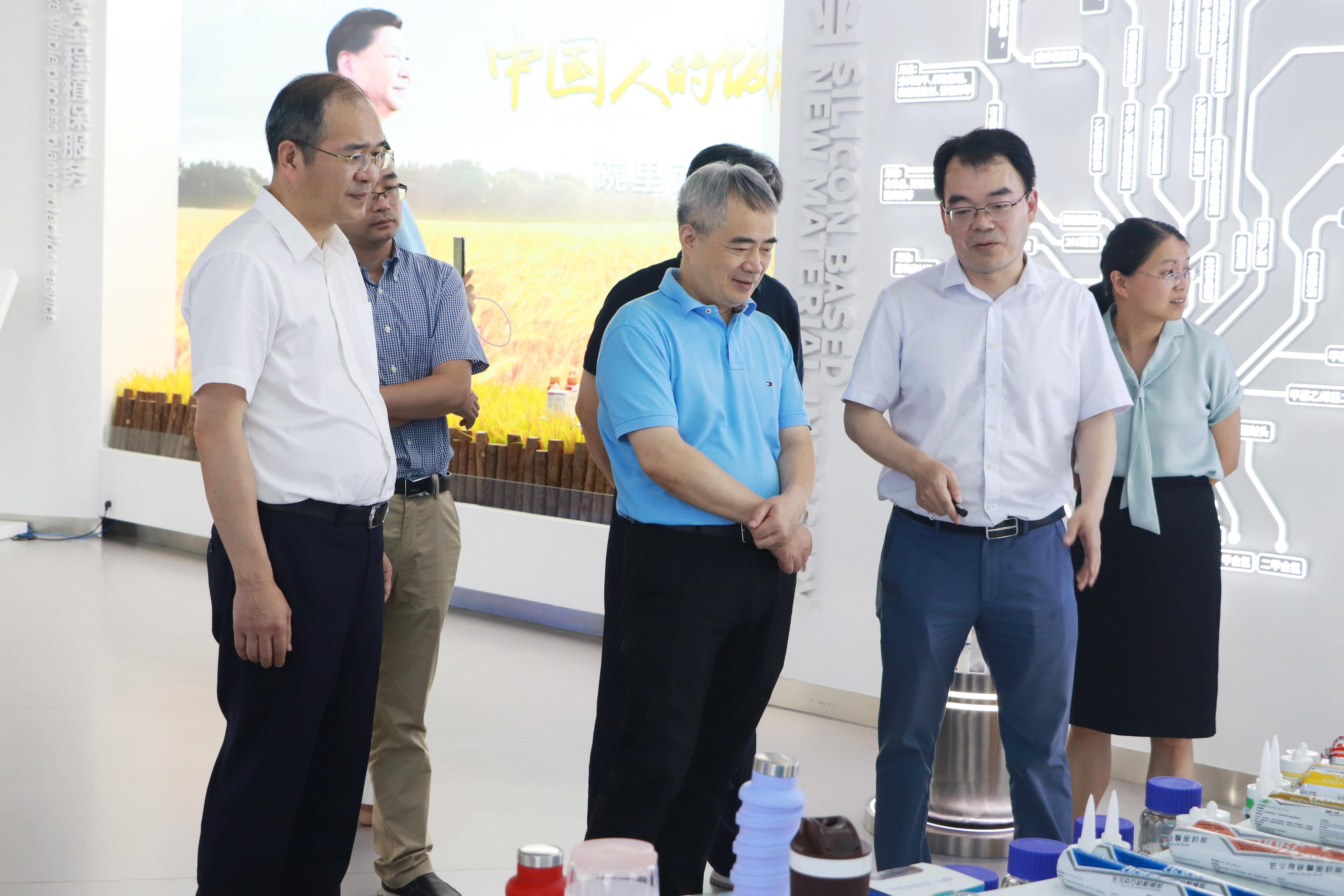 1723793679541504kpqz.jpg 1723793679541504kpqz.jpg